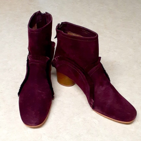 NEW!! Bernardo Ankle Boots - Picture 1 of 6